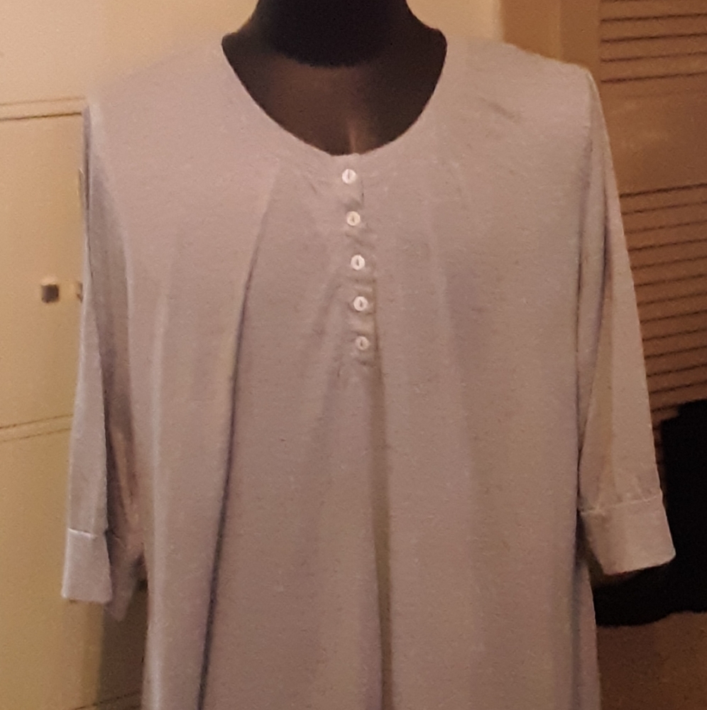 Ladies Top size 22